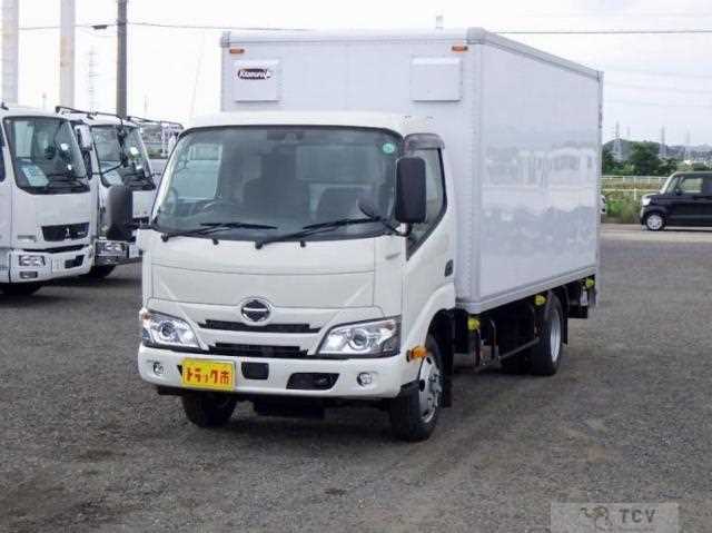 2025 Hino Dutro