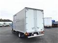 2020 Isuzu Elf Truck