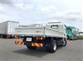 2020 Isuzu Elf Truck