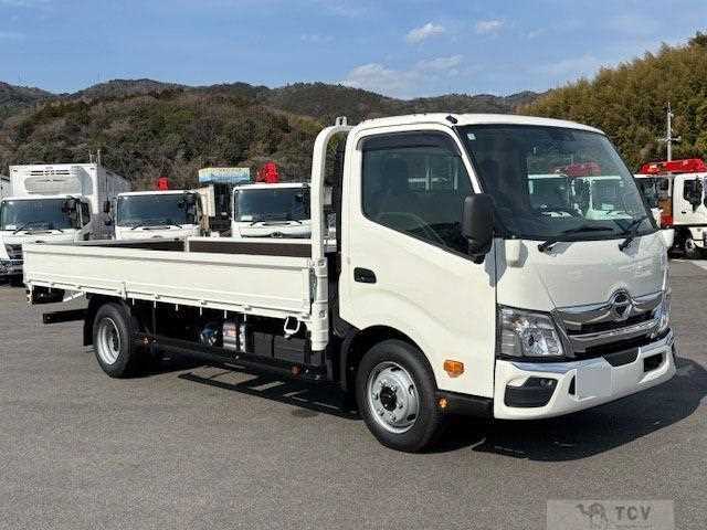 2026 Hino Dutro