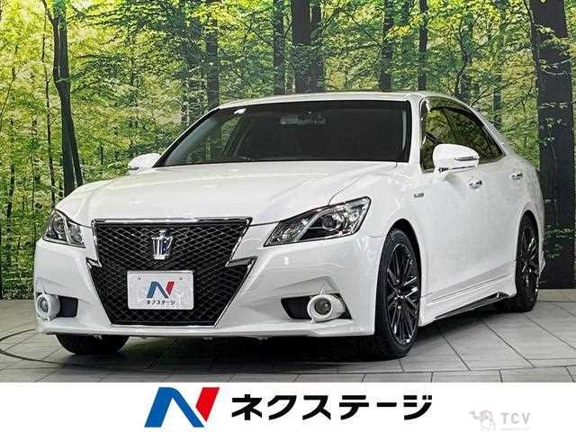 2013 Toyota Crown Hybrid