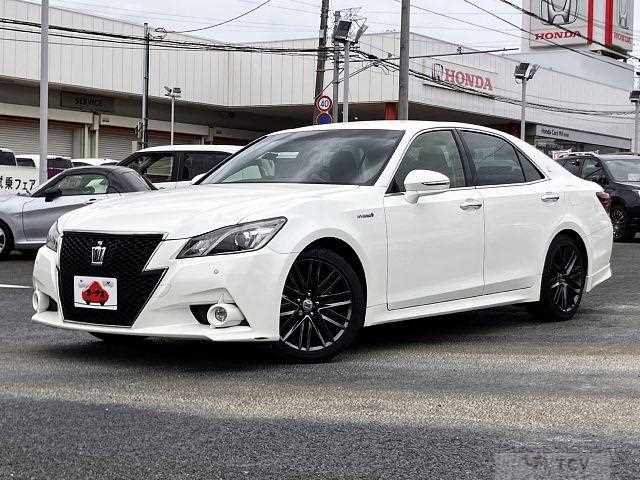 2015 Toyota Crown Hybrid