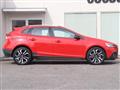 2017 Volvo V40