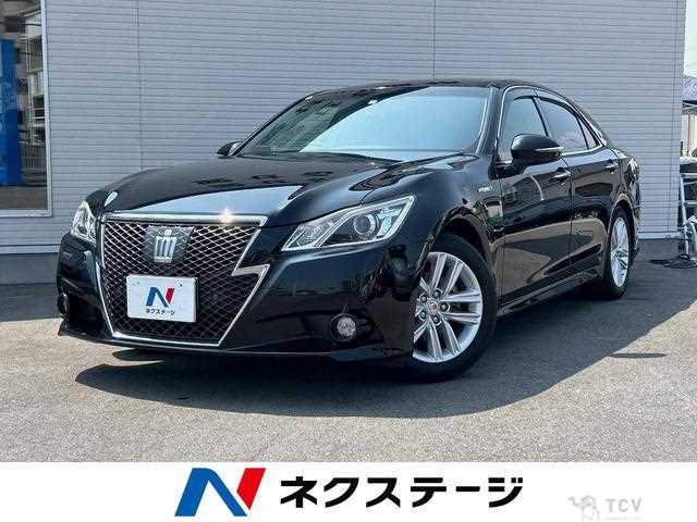 2013 Toyota Crown Hybrid