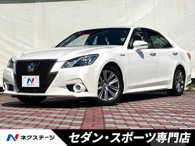 2013 Toyota Crown Hybrid
