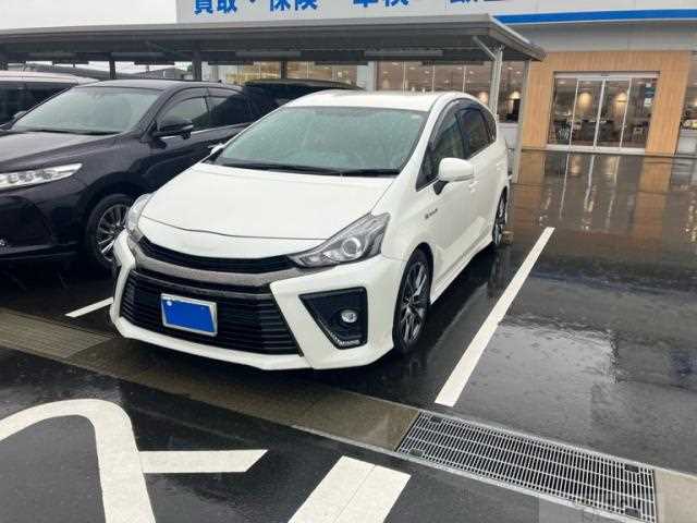 2016 Toyota PRIUS α
