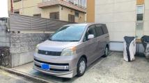 2004 Toyota Voxy