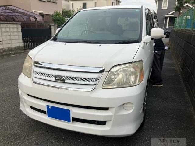 2007 Toyota Noah