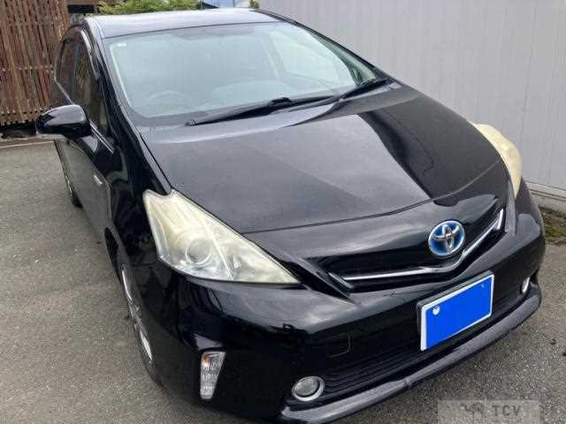 2013 Toyota PRIUS α