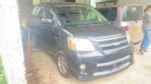 2004 Toyota Noah