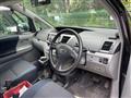 2004 Toyota Voxy