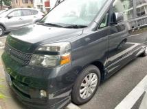 2004 Toyota Voxy