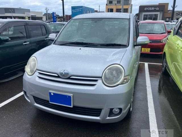 2011 Toyota Sienta