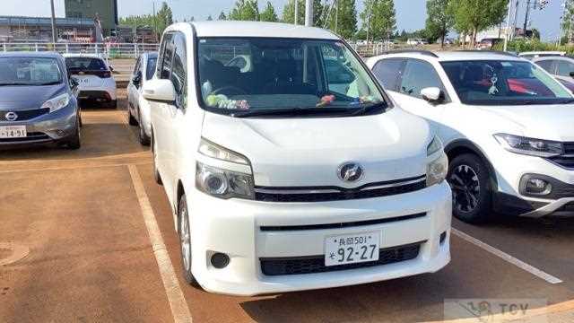 2012 Toyota Voxy