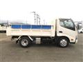 2022 Hino Dutro