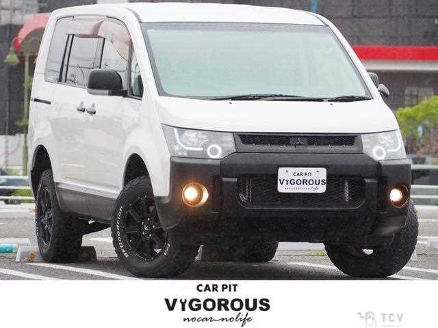 2012 Mitsubishi Delica D5