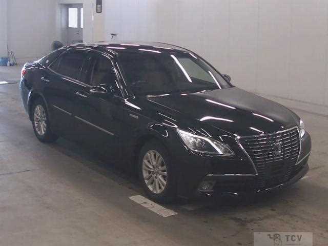 2013 Toyota Crown Hybrid