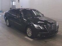 2013 Toyota Crown Hybrid