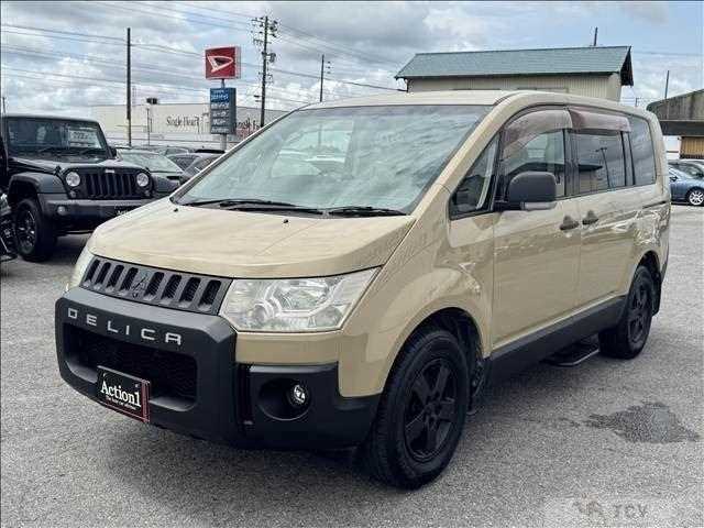 2011 Mitsubishi Delica D5