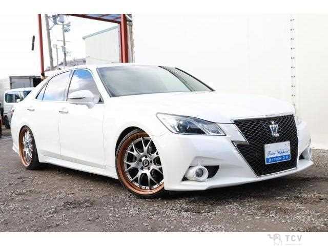 2013 Toyota Crown Hybrid
