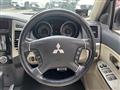 2016 Mitsubishi Pajero