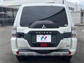 2016 Mitsubishi Pajero