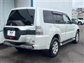 2016 Mitsubishi Pajero