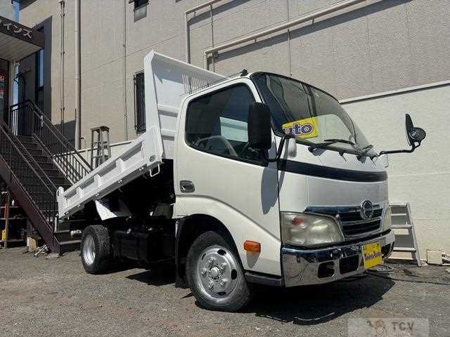 2010 Hino Dutro