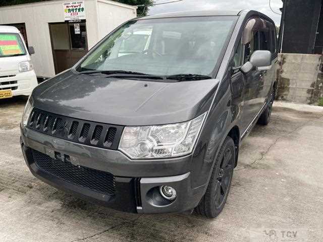 2014 Mitsubishi Delica D5