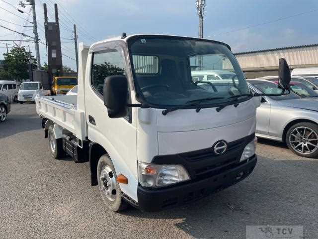 2013 Hino Dutro