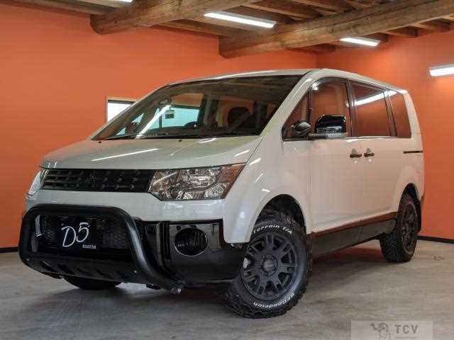 2010 Mitsubishi Delica D5