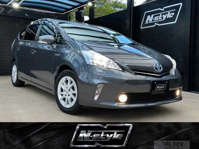 2013 Toyota PRIUS α