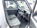 2004 Mitsubishi Minicab Van