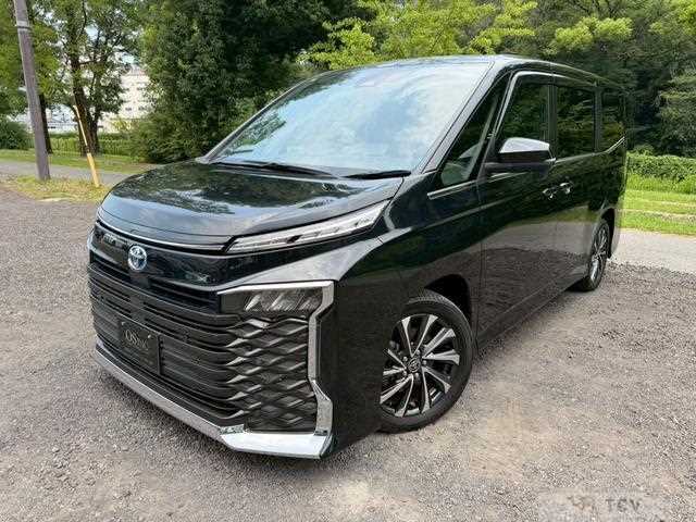 2025 Toyota Voxy