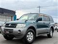2004 Mitsubishi Pajero