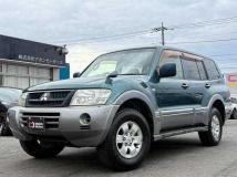 2004 Mitsubishi Pajero