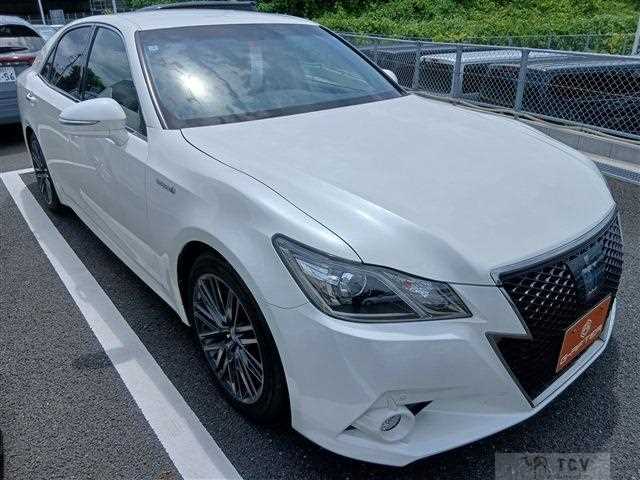 2015 Toyota Crown