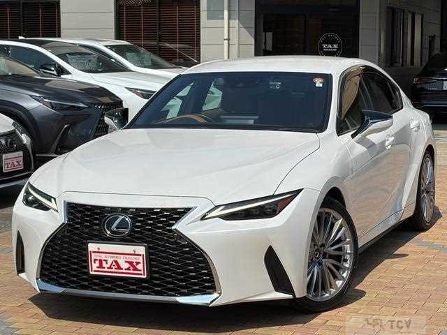 2023 Lexus IS