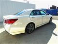 2013 Toyota Crown Hybrid