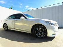 2013 Toyota Crown Hybrid
