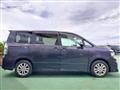 2011 Toyota Voxy