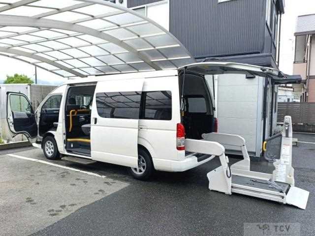 2016 Toyota Hiace Commuter