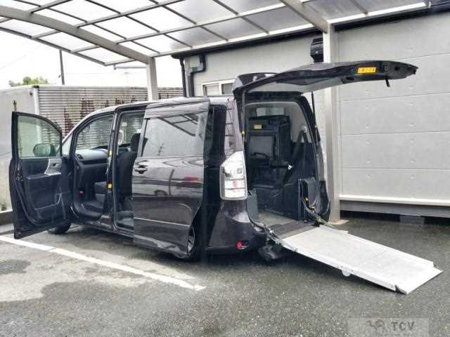 2012 Toyota Voxy