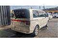 2014 Mitsubishi Delica D5