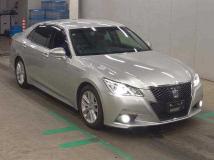 2014 Toyota Crown Hybrid
