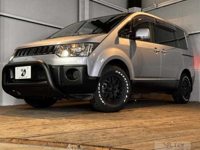 2016 Mitsubishi Delica D5