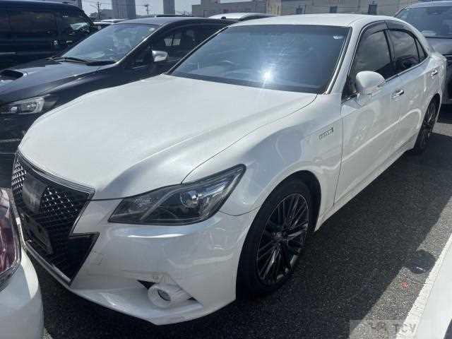 2015 Toyota Crown Hybrid