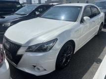 2015 Toyota Crown Hybrid