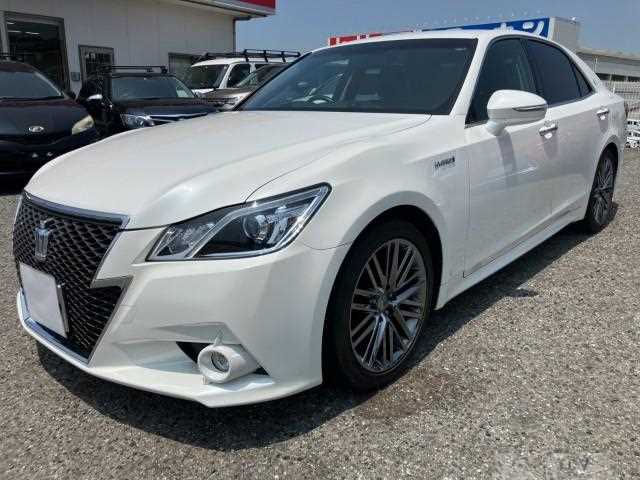 2013 Toyota Crown Hybrid