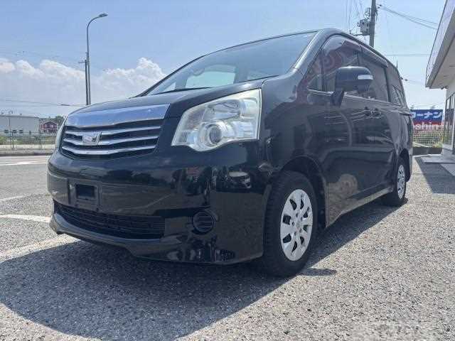 2013 Toyota Noah